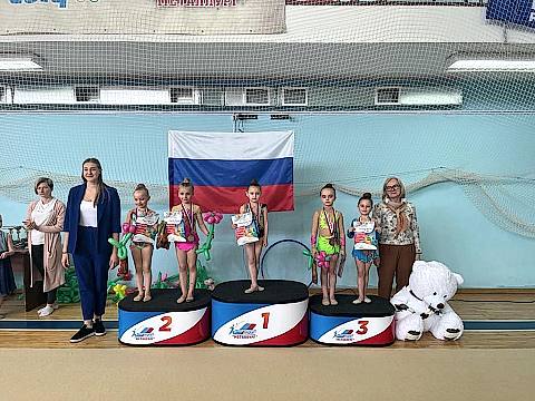 Воспитанницы секции художественной гимнастики спортивного комплекса  «Life Time Fitness» выступили успешно на своих первых соревнованиях и заняли следующие места