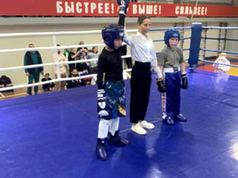 Соревнования по кикбоксингу среди начинающих юных спортсменов